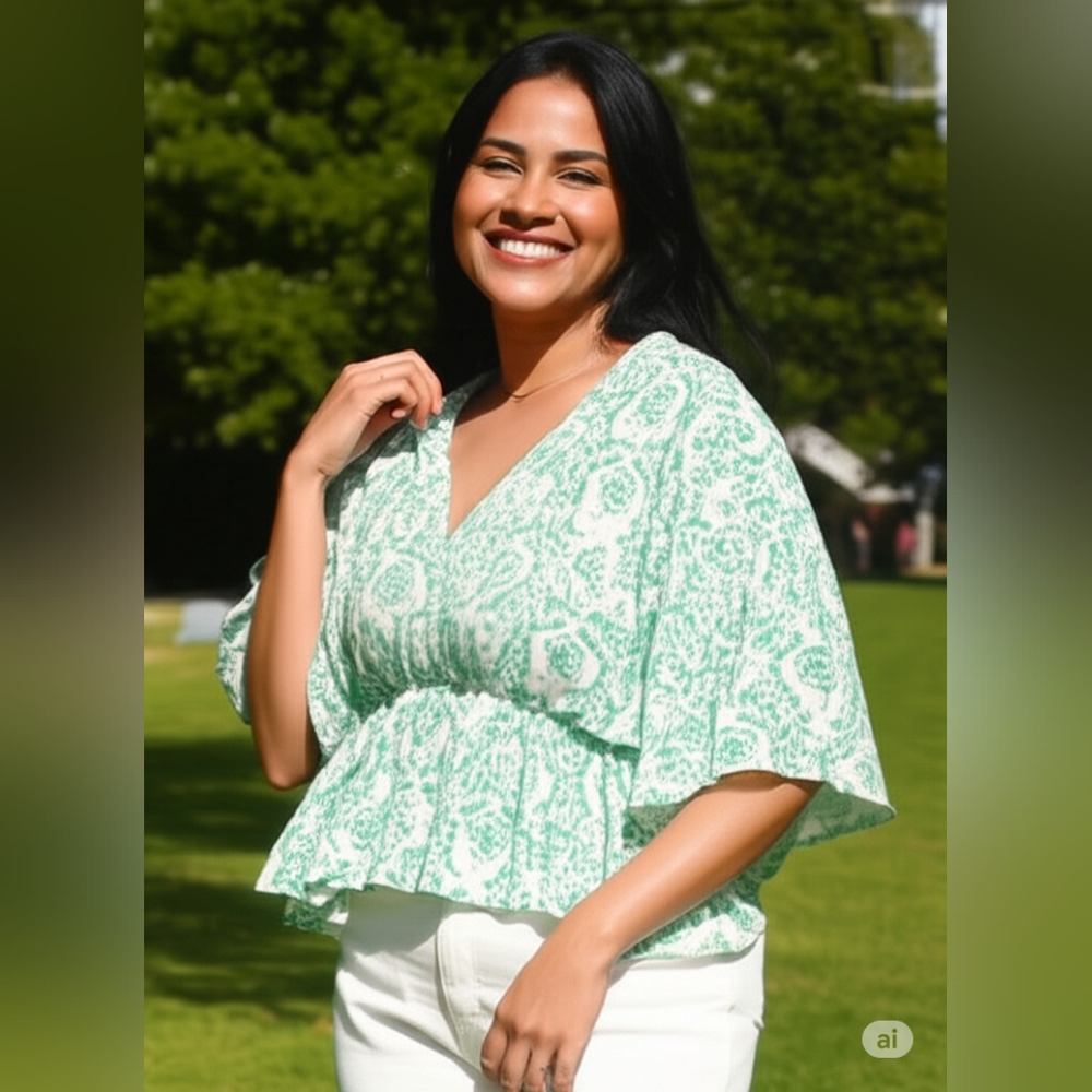78 & Sunny Skysail Printed V-neck Blouse in Apple Green Floral M(6-8)